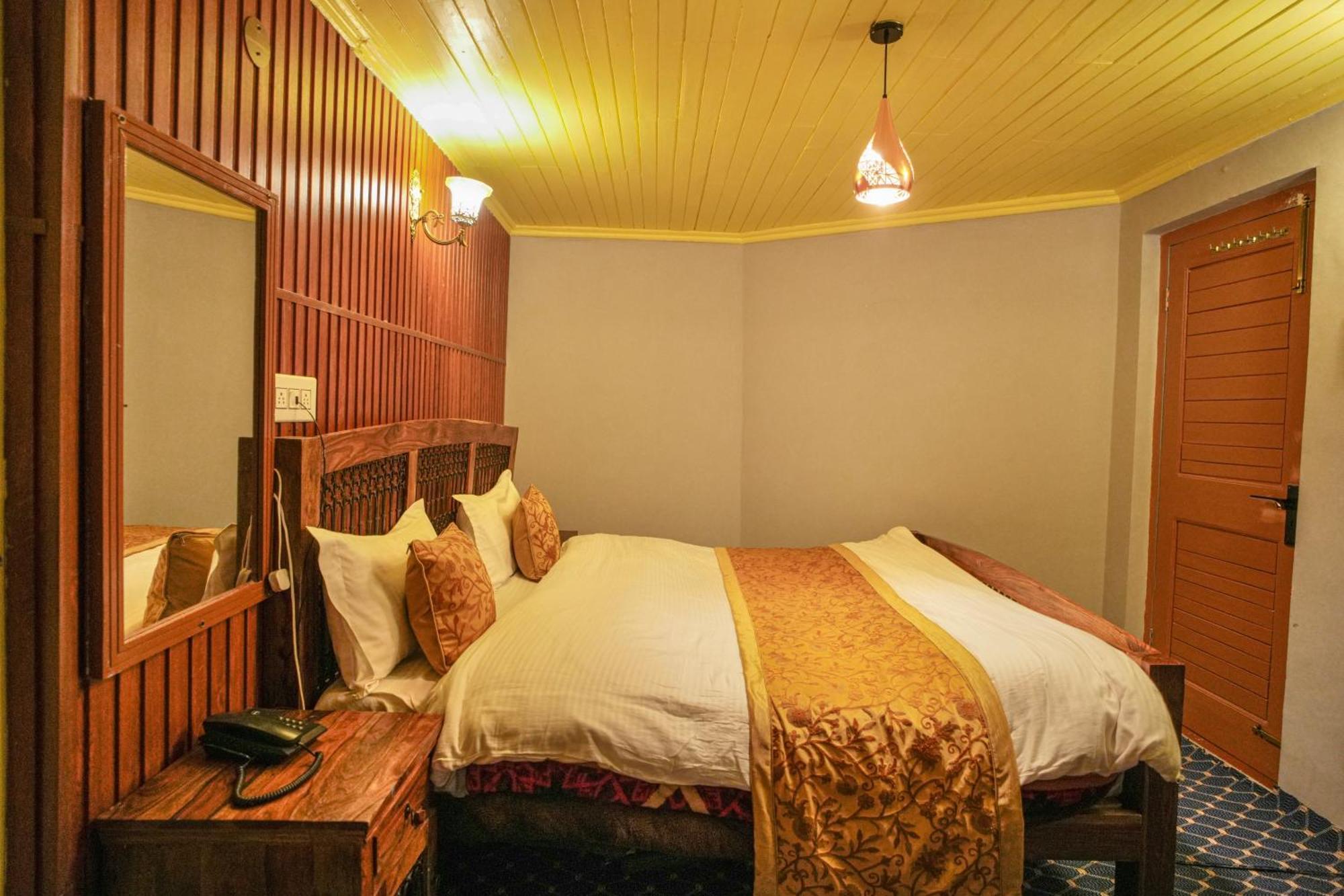 Hotel Little Silver Pahalgām Buitenkant foto