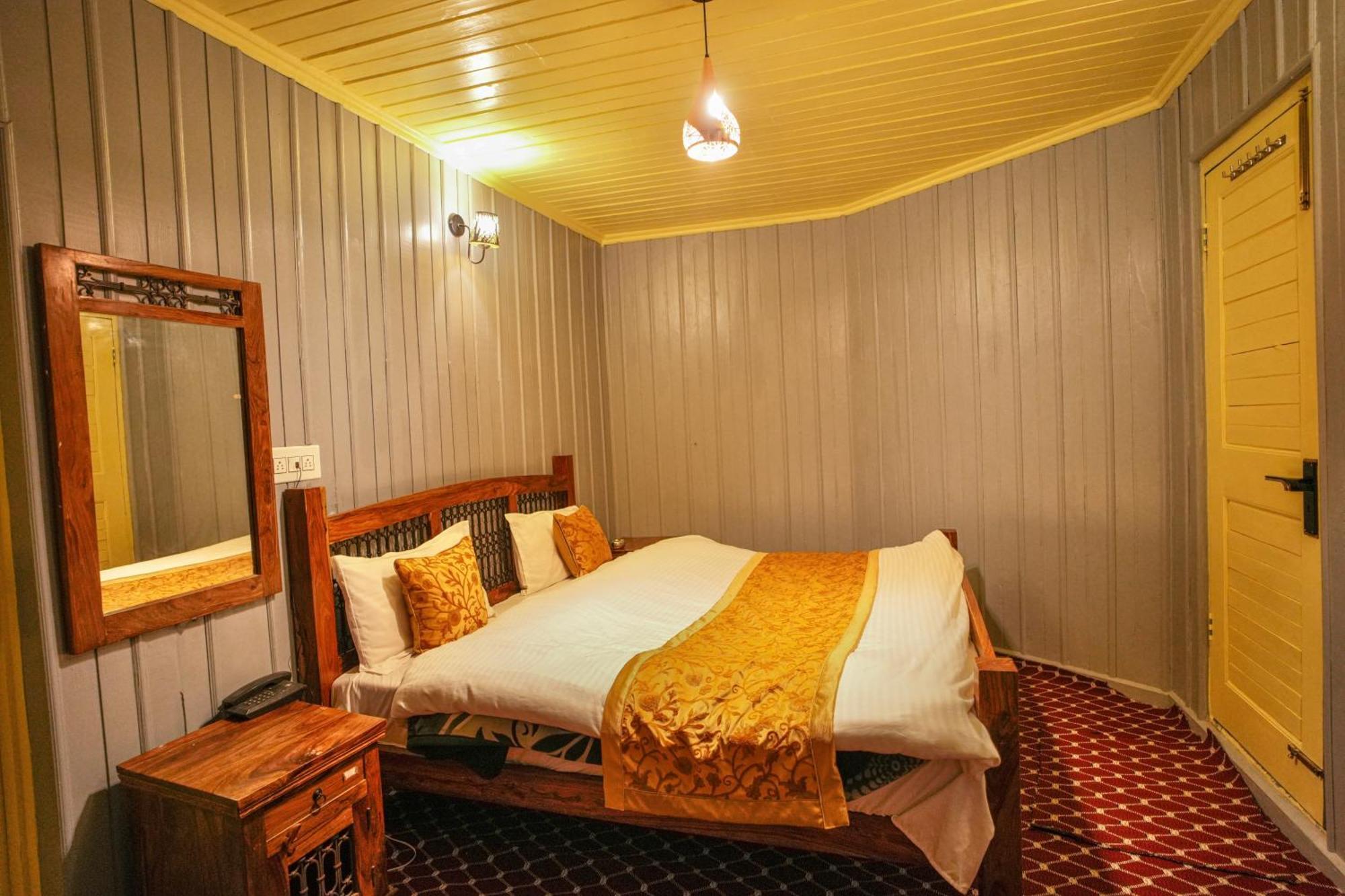 Hotel Little Silver Pahalgām Buitenkant foto