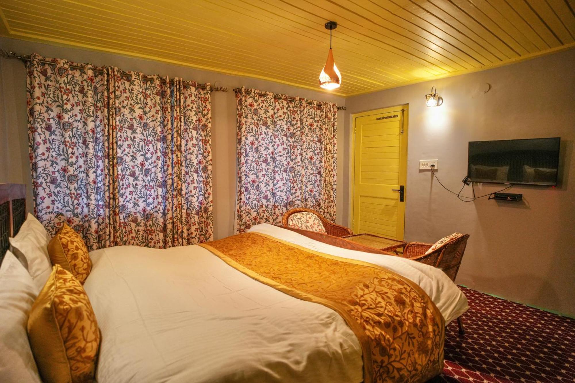 Hotel Little Silver Pahalgām Buitenkant foto